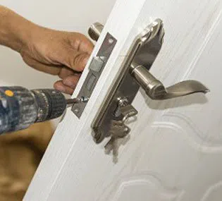 Lynwood Locksmiths Lynwood, CA 310-844-9189 - 5a-Change-Locks